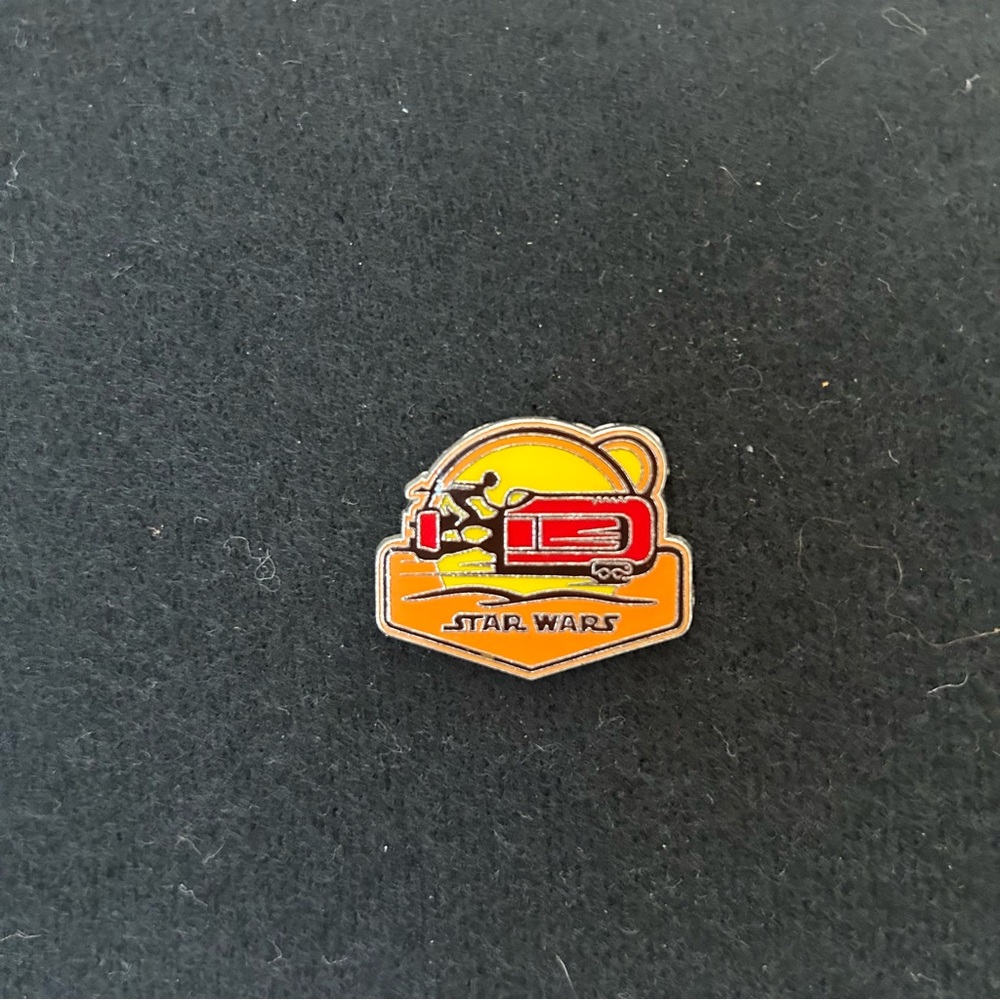 Star Wars Force Awakens Pin